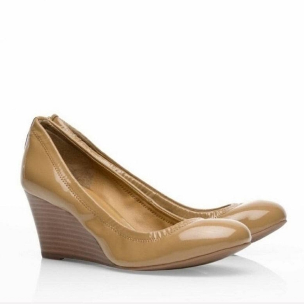 Tory Burch patent wedge EUC